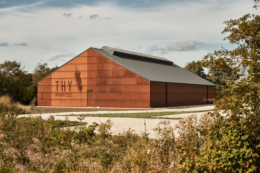 Dansk whisky ”lagret” på rustet stål, Thy Whisky Distillery, Gyrupvej 14, 7752 Snedsted